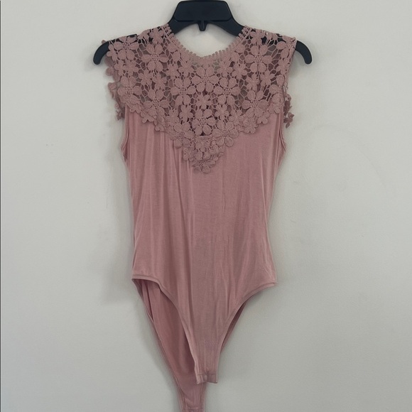 Tops - Chic Mauve Lace Bodysuit